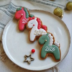 Вырубка пластиковая и трафарет "Лошадь" 10 см 1378